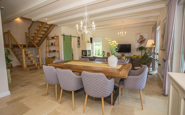 Vita 5 in Visnjan with 4 bedrooms and 4 bathrooms