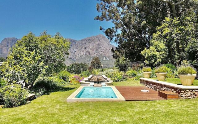 Banhoek Corner Guesthouse
