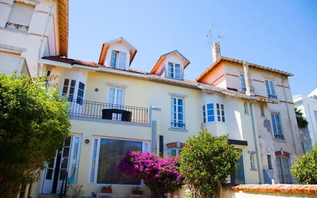 Petunia - Guest House