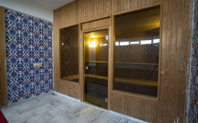 Ayapam Hotel