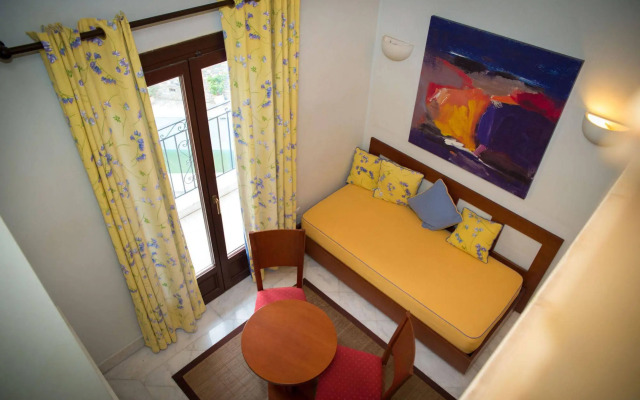 Maritsas Hotel & Suites