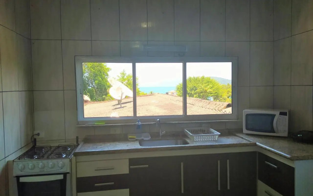 Cobertura na Enseada a 80 m da areia