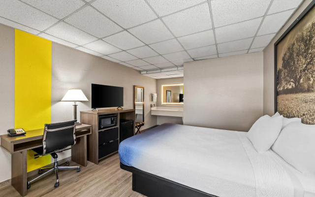 Super 8 by Wyndham Fredericksburg