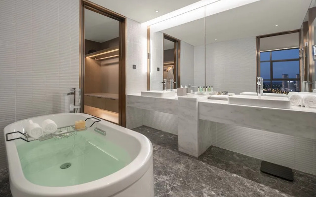 Holiday Inn Fuyang, an IHG Hotel