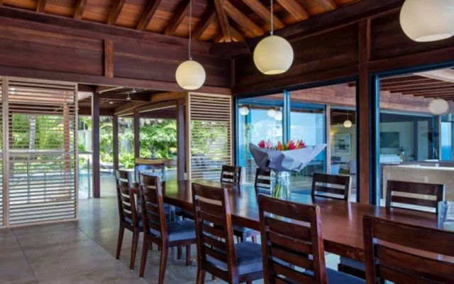 Dream Villa Pointe Milou-1966
