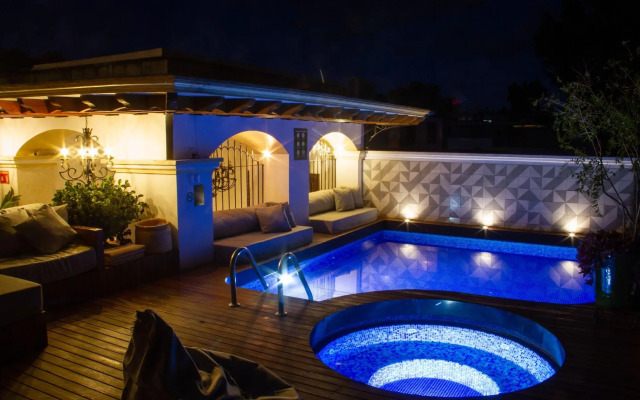 Los Pilares Hotel