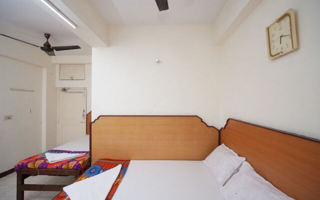 Spot On 38565 Hotel Surya