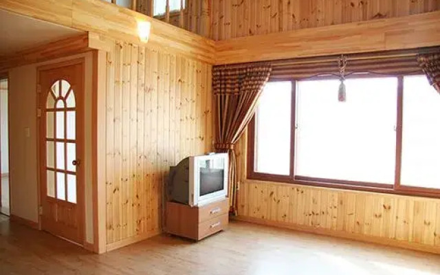 Hwaseonghaneul Sarangchae Pension