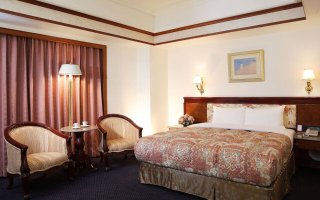 Noble Hotel