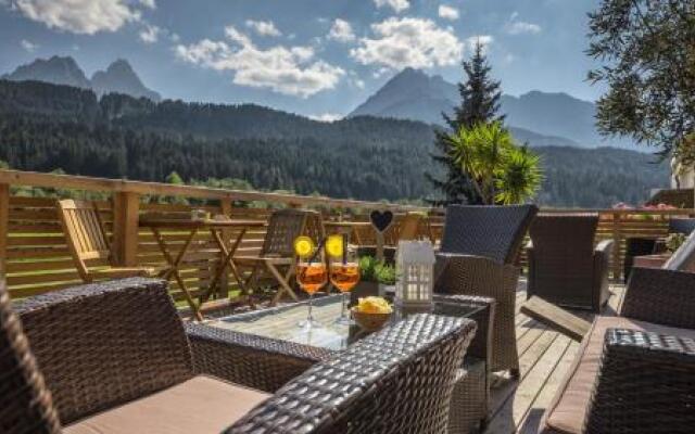 Helmhotel