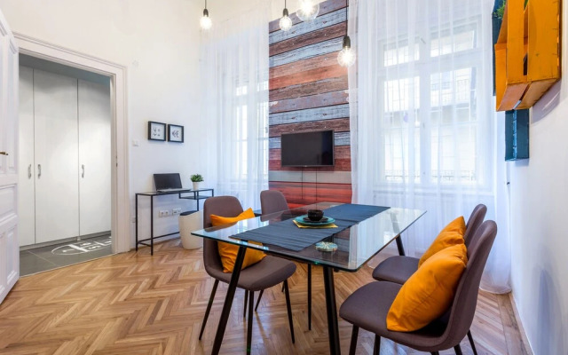 Oktober 6 6 Apartment