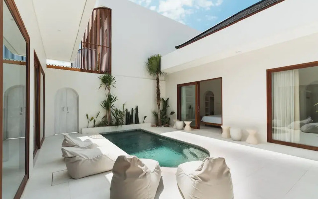 Villa Sari 2 by Alfred in Bali