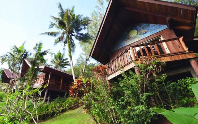 Palau Carolines Resort