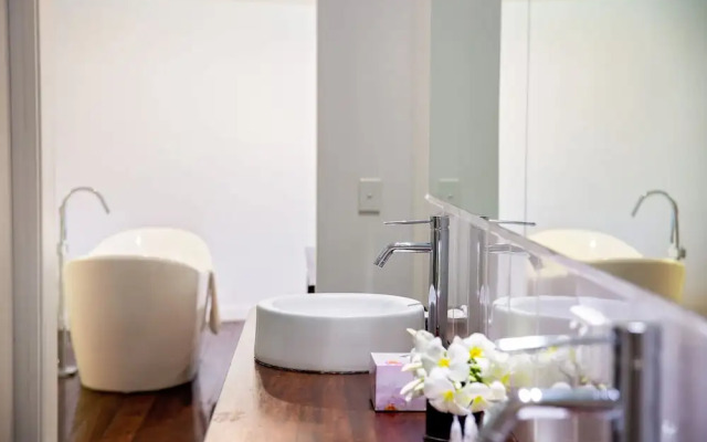 Barrier Beach Resort - Adults Only