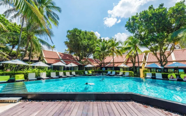 Impiana Beach Front Resort Patong, Phuket