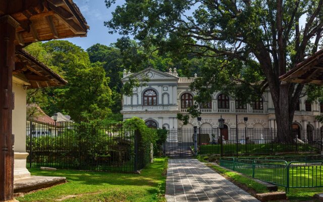 Kandy Casual Hotel