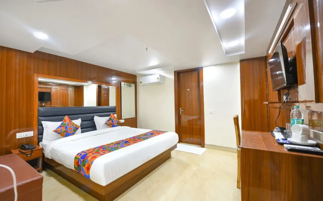 Fabhotel Mona International