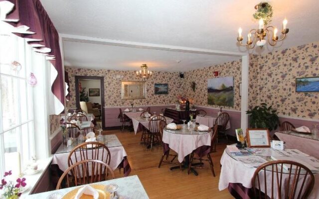 The Buttonwood Inn on Mt. Surprise
