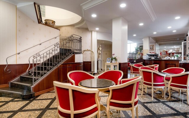 Hotel President