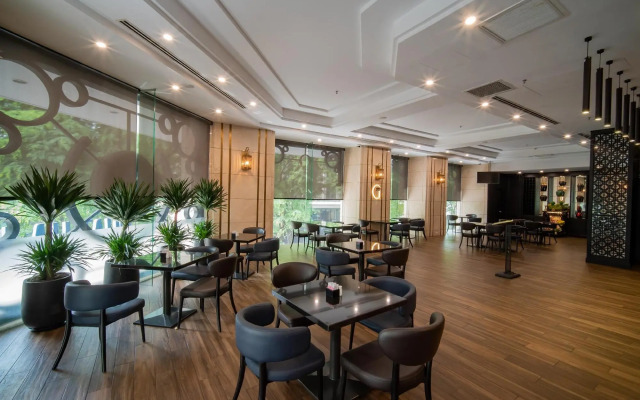 Nhat Ha L'Opera Hotel