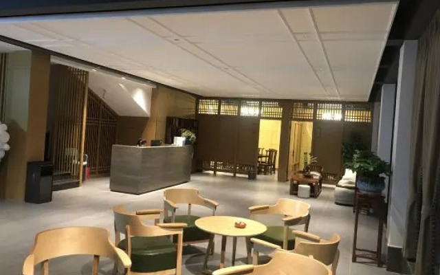 Yueyang Bamboo Mountain Residence