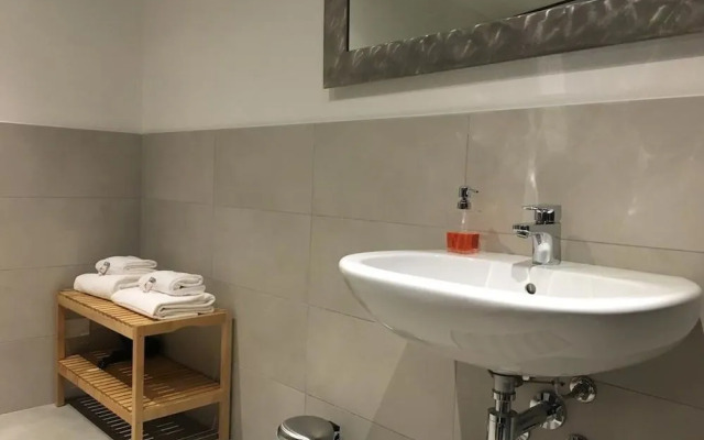 Room Center Station 2