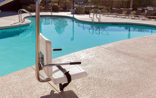 Holiday Inn Express Hotel & Suites Henderson by IHG