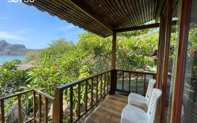 Phi Phi Cozy Seafront Resort
