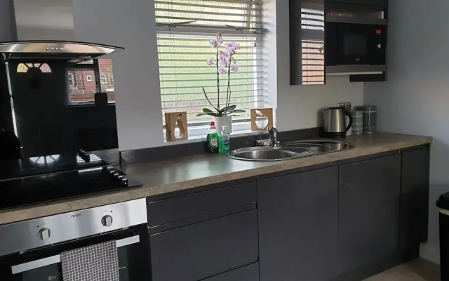 Springfield House Serviced Accommodation by Saffatel