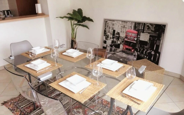 Large Modern Flat 100m2 in City Center - Parking