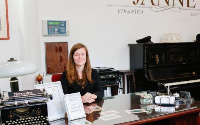 Janne Hotel