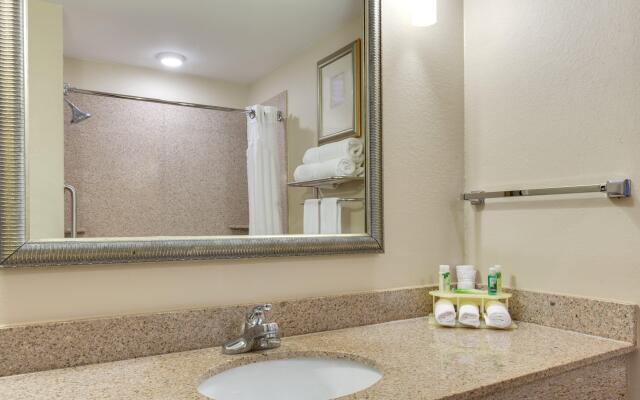 Holiday Inn Express Harvey-Marrero, an IHG Hotel