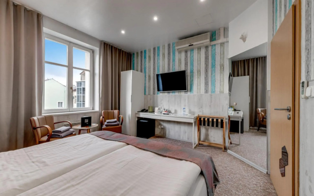 Royal Court Hotel