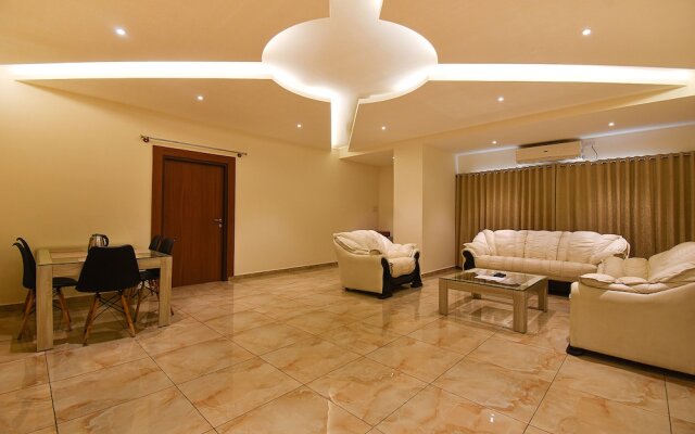 Fabhotel High Rise