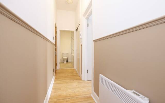 JOIVY Glamorous1-Bed Flat Overlooking Grassmarket