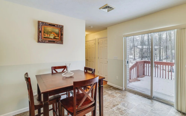 Family-friendly Tobyhanna Home w/ Community Pool