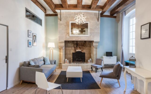 Grand T2 Vieux Tours Immeuble historique