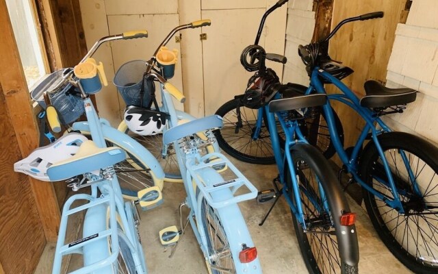 Inviting Bungalow Next to Unc - Free Cruiser Bikes!