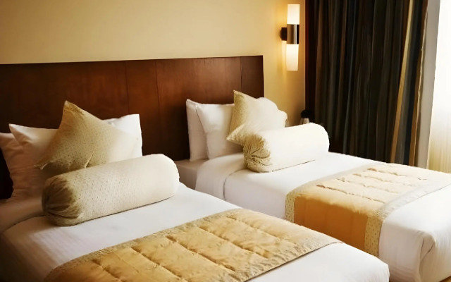 Featherlite Evoma Hotel