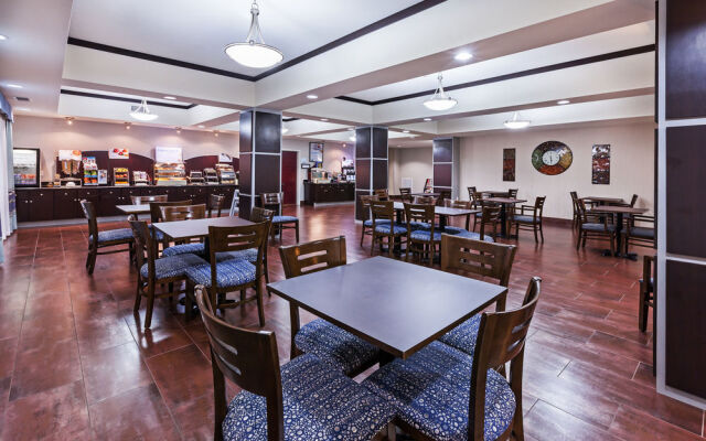 Holiday Inn Express & Suites Cleveland