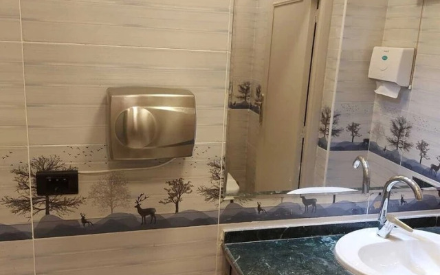 Good Season Hotel