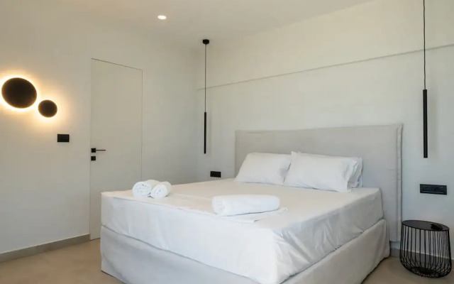Aethra Grand- Luxury 5-bed Villa 850m From Beach