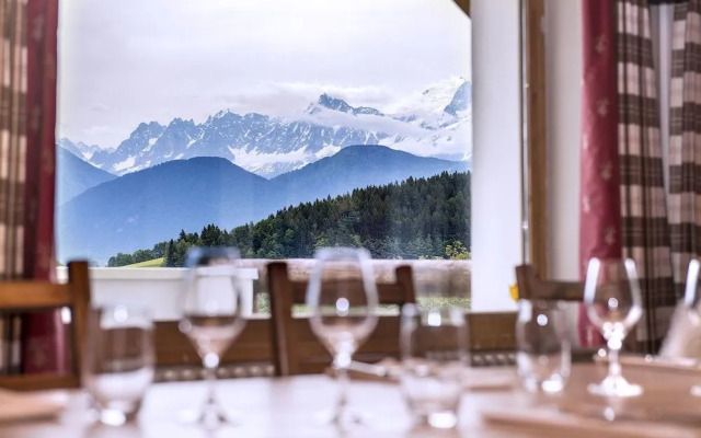 Hôtel Les Roches Fleuries