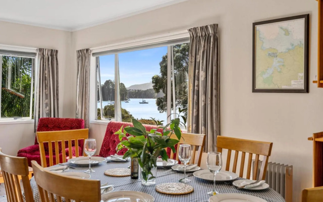 Ota Point Paradise - Whangaroa Holiday Home