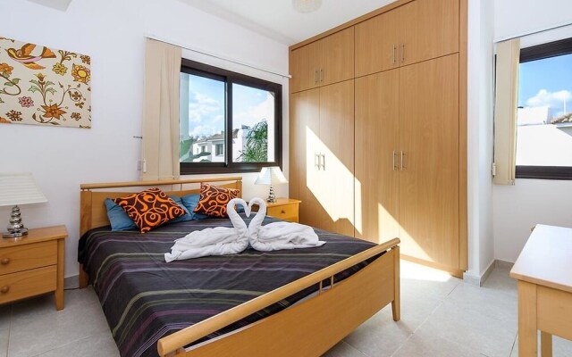 eve Paralimni in Paralimni