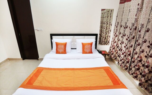 OYO 10377 Hotel Tango