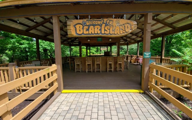 Grand Bear Resort at Starved Rock