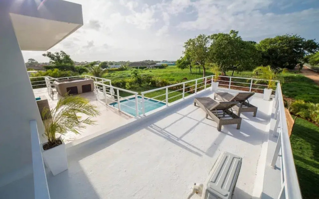 Spectacular Private 3 Bedroom Villa in Gated Community