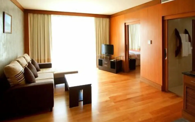 Uniland Golf & Resort