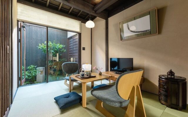 Yorozuha Machiya House